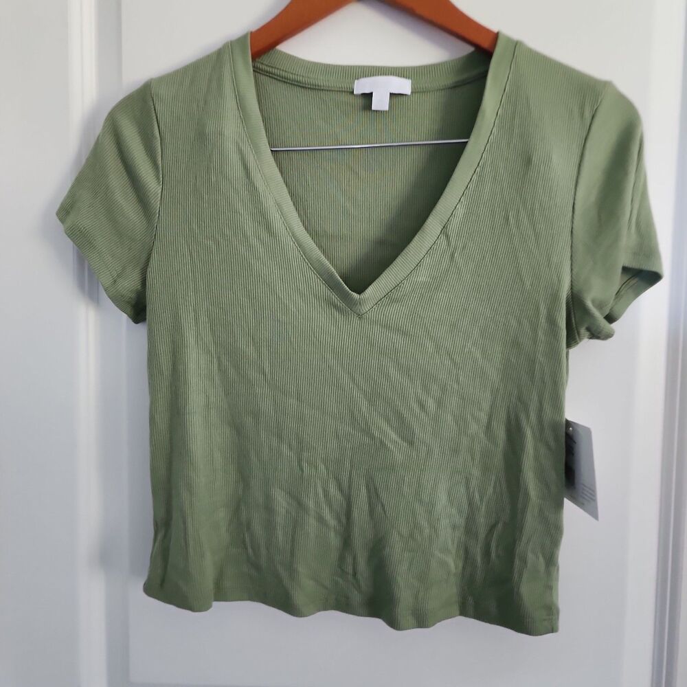 Beyond Yoga V Neck T Shirt Size M Rosemary Green Crop Ribbed Athleisure NWT